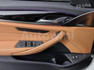 2018 BMW  5SERIES G30  520I LUXURY - 18
