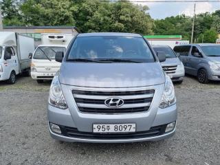KMFWBX7KBHU844153 2017 HYUNDAI GRAND STAREX H-1 5 SEATS VAN MORDERN-0