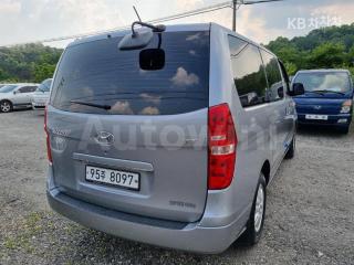 KMFWBX7KBHU844153 2017 HYUNDAI GRAND STAREX H-1 5 SEATS VAN MORDERN-1