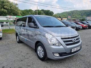 KMFWBX7KBHU844153 2017 HYUNDAI GRAND STAREX H-1 5 SEATS VAN MORDERN-2