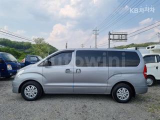 KMFWBX7KBHU844153 2017 HYUNDAI GRAND STAREX H-1 5 SEATS VAN MORDERN-3