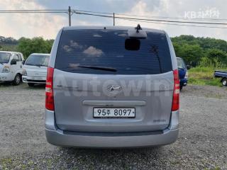 KMFWBX7KBHU844153 2017 HYUNDAI GRAND STAREX H-1 5 SEATS VAN MORDERN-4
