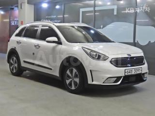 KNACC81CGHA033470 2017 KIA NIRO 1.6 NOBLESSE-0