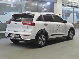 KNACC81CGHA033470 2017 KIA NIRO 1.6 NOBLESSE-3