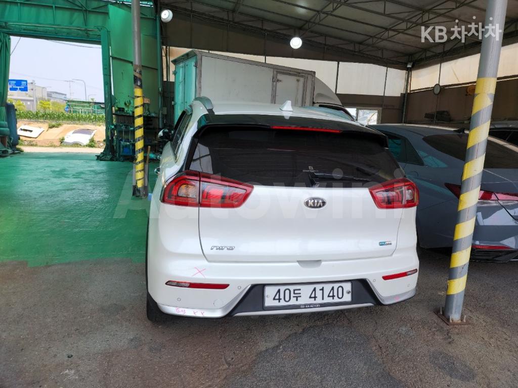 KNACB81CGHA027414 2017 KIA NIRO 1.6 PRESTIGE-1