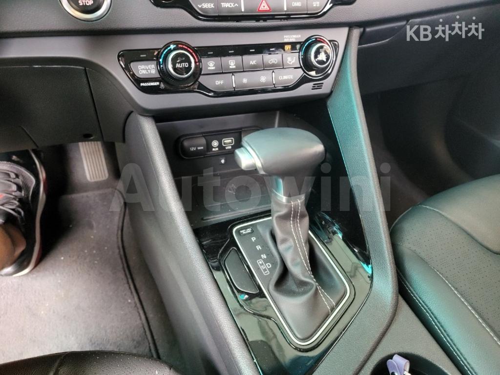 2017 KIA NIRO 1.6 PRESTIGE - 10