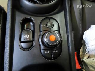 2018 MINI COOPER CLUBMAN D 2.0 일반형(09~) - 16