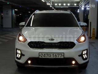 KNACB81CGLA425820 2020 KIA  NIRO 1.6 HEV PRESTIGE-1