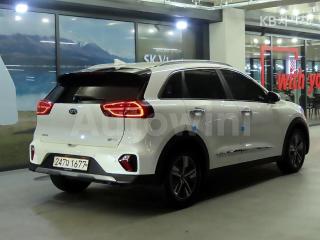 KNACB81CGLA425820 2020 KIA  NIRO 1.6 HEV PRESTIGE-3