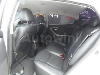 KMHDH41UBFU431661 2015 HYUNDAI  AVANTE ELANTRA 1.6 VGT 텐밀리언 LIMITED-5