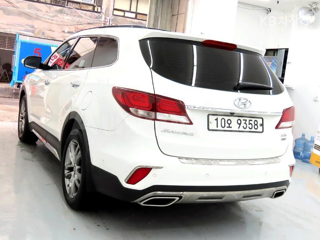 KMHSR81XDJU279645 2018 HYUNDAI  MAXCRUZ DIESEL(E-VGT)R2.2 4WD 파이니스트 EDITION 7 SEATS-2
