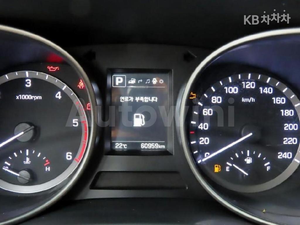 KMHSN81XBJU288049 2018 HYUNDAI  MAXCRUZ DIESEL(E-VGT)R2.2 2WD EXCLUSIVE 7 SEATS-5