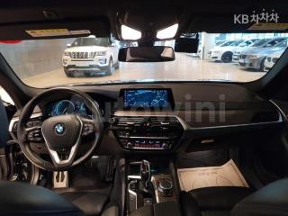 2017 BMW  5SERIES G30  520D M SPORT PLUS - 11