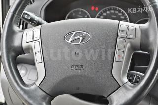 2017 HYUNDAI GRAND STAREX H-1 5 SEATS VAN MORDERN - 9