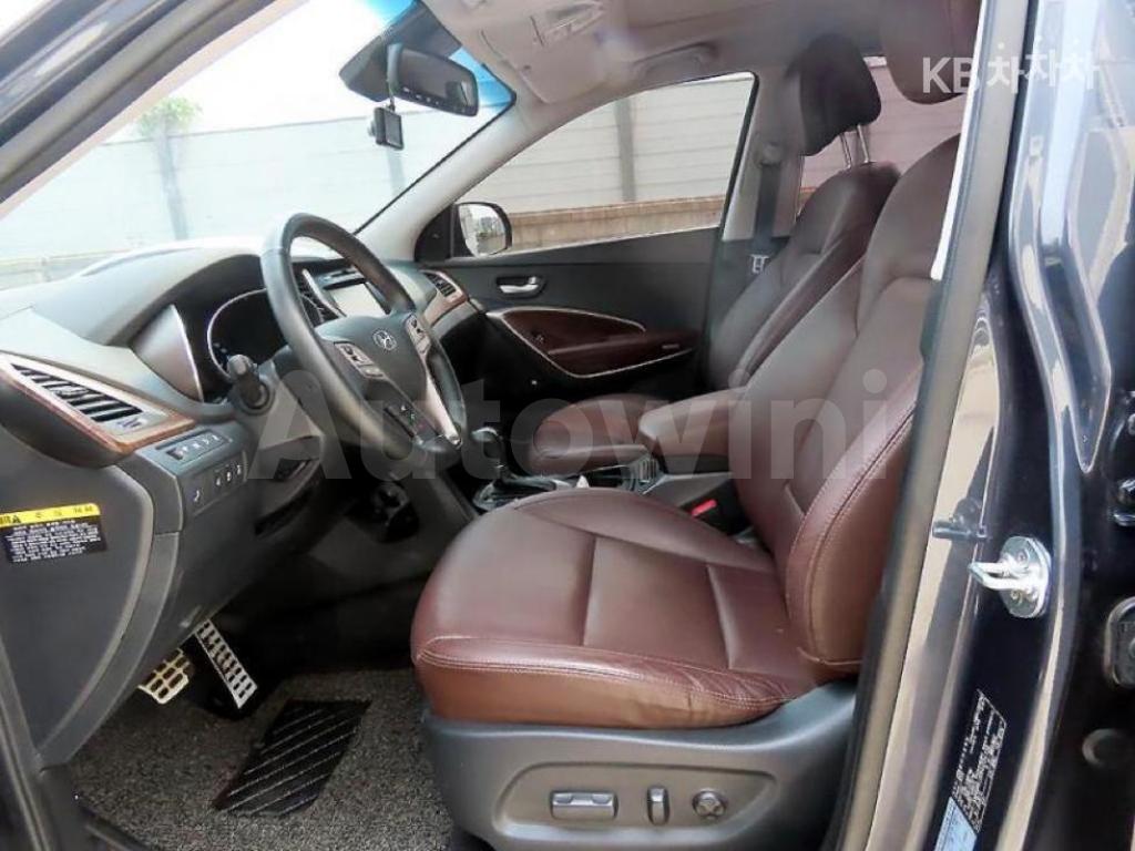 KMHSR81XDHU234738 2017 HYUNDAI  MAXCRUZ DIESEL(E-VGT)R2.2 4WD PRESTIGE 7 SEATS-4