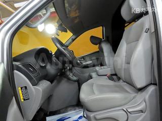 KMFWBX7KBKU069263 2019 HYUNDAI  GRAND STAREX VAN 3 SEATS SMART-5