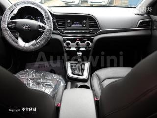 KMHD641EELU045088 2020 HYUNDAI  AVANTE ELANTRA 1.6 VGT STYLE BASIC-4
