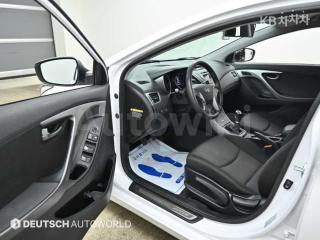 2016 HYUNDAI  AVANTE ELANTRA 1.6 GDI STYLE BASIC - 11