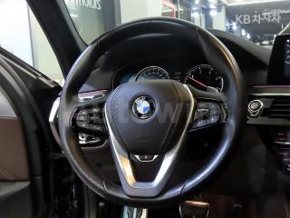 2017 BMW  5SERIES G30  520D XDRIVE M SPORT PACKAGE PLUS - 8