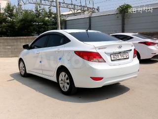 KMHCT41UGHU288219 2017 HYUNDAI ACCENT  1.6 VGT MORDERN-2