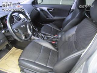 2015 HYUNDAI  AVANTE ELANTRA 1.6 GDI SMART BASIC - 16