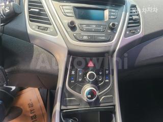 2015 HYUNDAI  AVANTE ELANTRA 1.6 GDI STYLE BASIC - 10