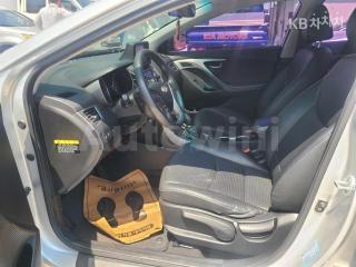 2015 HYUNDAI  AVANTE ELANTRA 1.6 GDI STYLE BASIC - 13