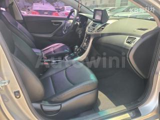 2015 HYUNDAI  AVANTE ELANTRA 1.6 GDI STYLE BASIC - 14
