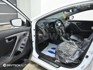 2015 HYUNDAI  AVANTE ELANTRA 1.6 GDI SMART BASIC - 11