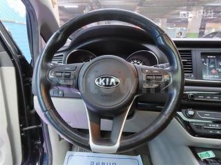 2017 KIA  CARNIVAL SEDONA 9 SEATS 2.2 DIESEL LUXURY - 15