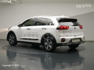 KNACA81CGLA438924 2020 KIA  NIRO 1.6 HEV LUXURY-1