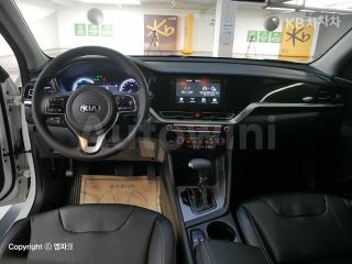 KNACA81CGLA438924 2020 KIA  NIRO 1.6 HEV LUXURY-5