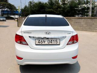 KMHCT41UGHU191727 2017 HYUNDAI ACCENT  1.6 VGT MORDERN-3