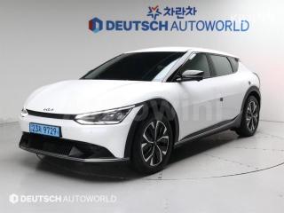 KNAC281AFNA016988 2022 KIA EV6 롱 레인지 2WD 에어-0