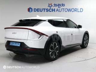 KNAC281AFNA016988 2022 KIA EV6 롱 레인지 2WD 에어-1