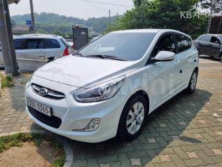 KMHCT51BEHU313117 2017 HYUNDAI ACCENT  WIT 1.4 VVT MORDERN SPECIAL-2