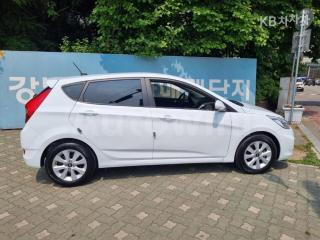 KMHCT51BEHU313117 2017 HYUNDAI ACCENT  WIT 1.4 VVT MORDERN SPECIAL-3