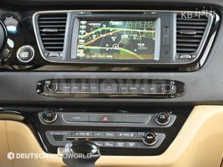 2016 KIA  CARNIVAL SEDONA 9 SEATS 2.2 DIESEL PRESTIGE - 14
