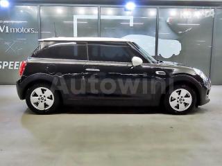 WMWXN310XG3B43899 2016 MINI COOPER 3DOORS D 1.5 미드트림-2
