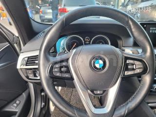2017 BMW  5SERIES G30  520D XDRIVE M SPORT PACKAGE - 10