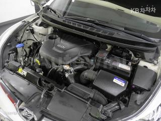 KMHDG41DBGU641854 2016 HYUNDAI  AVANTE ELANTRA 1.6 GDI SMART BASIC-4