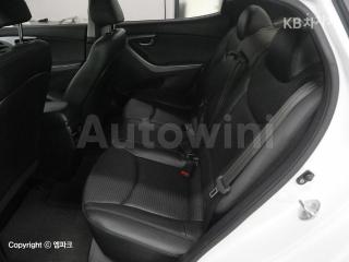 2016 HYUNDAI  AVANTE ELANTRA 1.6 GDI SMART BASIC - 11
