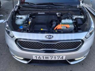 2018 KIA NIRO 1.6 LUXURY - 17