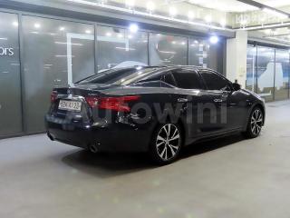 1N4AA6AP9JC404078 2018 NISSAN MAXIMA 3.5 플라티늄-3