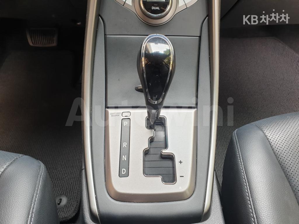 2013 HYUNDAI AVANTE MD ELANTRA M16 GDI SMART - 10