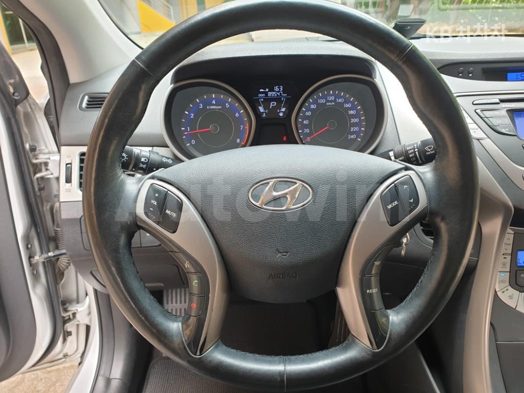 2013 HYUNDAI AVANTE MD ELANTRA M16 GDI SMART - 12