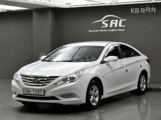 KMHEC41MBBA221162 2011 HYUNDAI YF SONATA LPI DELUXE-0