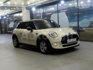 WMWXN3103J3C13024 2018 MINI COOPER D 2.0 BASIC-0