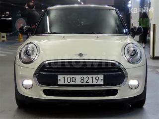 WMWXN3103J3C13024 2018 MINI COOPER D 2.0 BASIC-1