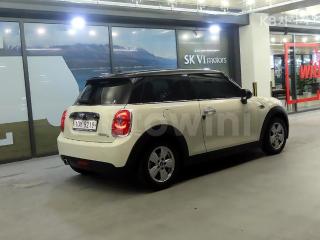 WMWXN3103J3C13024 2018 MINI COOPER D 2.0 BASIC-3